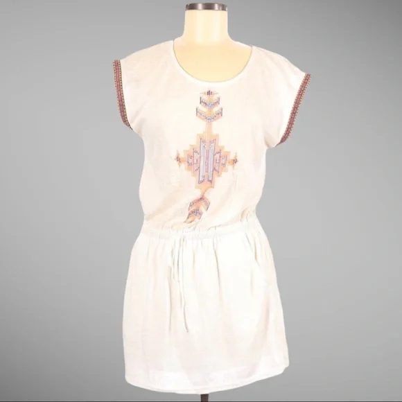 umgee white embroidered dress Umgee Ivory Grace Embroidered Jacquard Flutter Sleeve Dress main image 0
